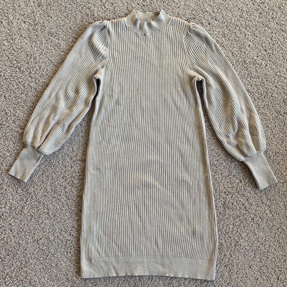 Beige Banana Republic knit dress